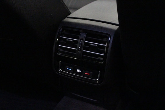 Volkswagen Passat Alltrack 16 of 17