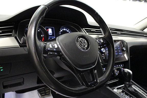 Volkswagen Passat Alltrack 8 of 17