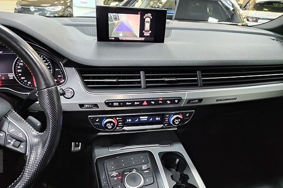 Audi Q7 8 of 8