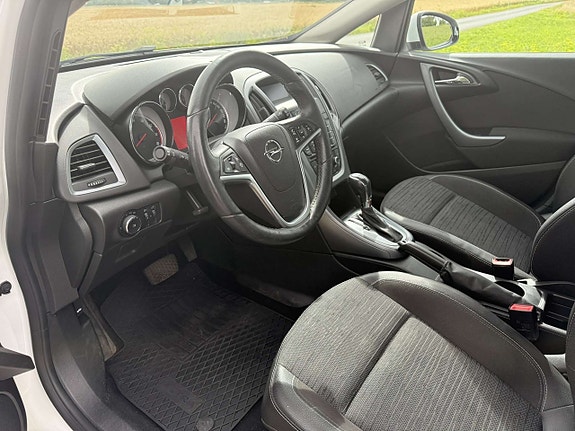 Opel Astra 9 of 10