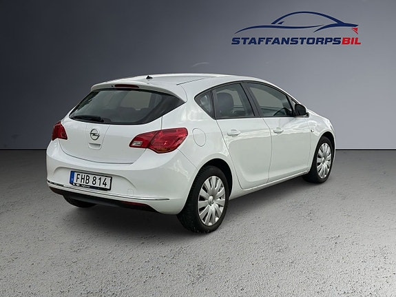 Opel Astra 8 of 10