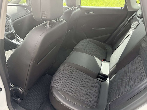 Opel Astra 10 of 10