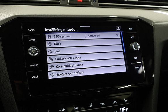 Volkswagen Passat 23 of 24