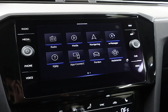 Volkswagen Passat 21 of 24