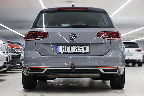 Volkswagen Passat 8 of 24