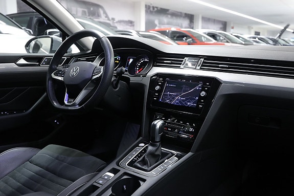 Volkswagen Passat 15 of 24