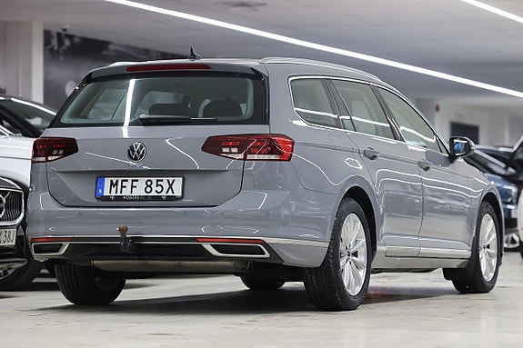 Volkswagen Passat 7 of 24