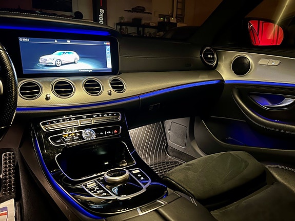 Mercedes-Benz E200 25 of 25
