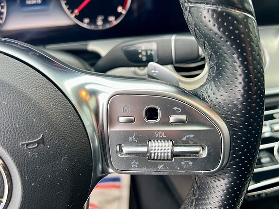 Mercedes-Benz E200 23 of 25