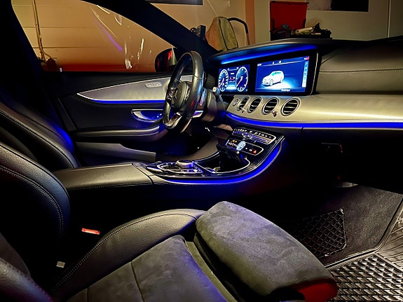 Mercedes-Benz E200 24 of 25