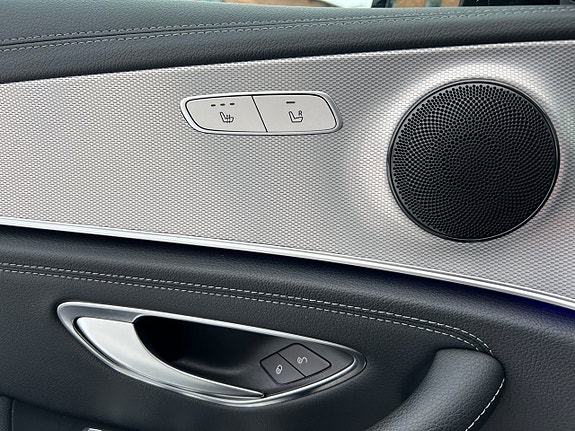 Mercedes-Benz E200 18 of 25