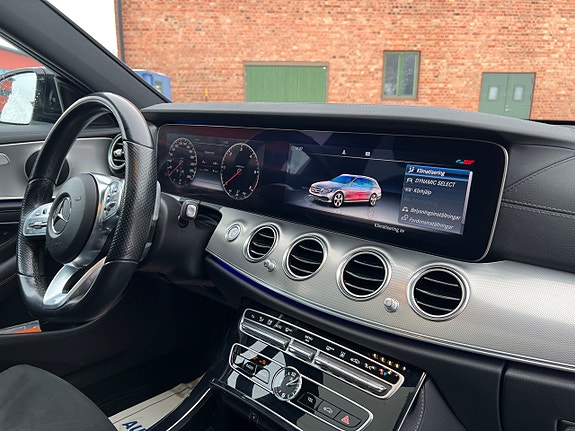 Mercedes-Benz E200 14 of 25