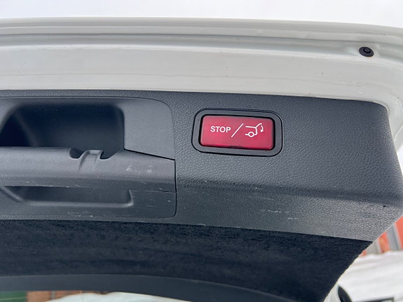 Mercedes-Benz E200 22 of 25