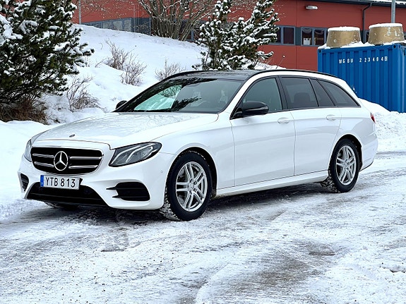 Mercedes-Benz E200 2 of 5