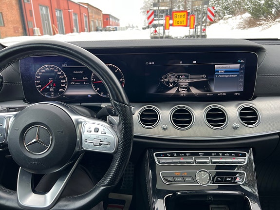 Mercedes-Benz E200 17 of 25