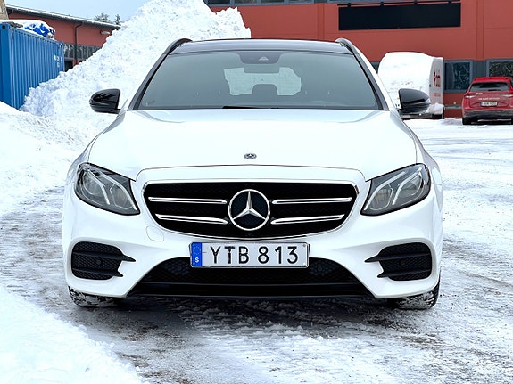 Mercedes-Benz E200 9 of 25