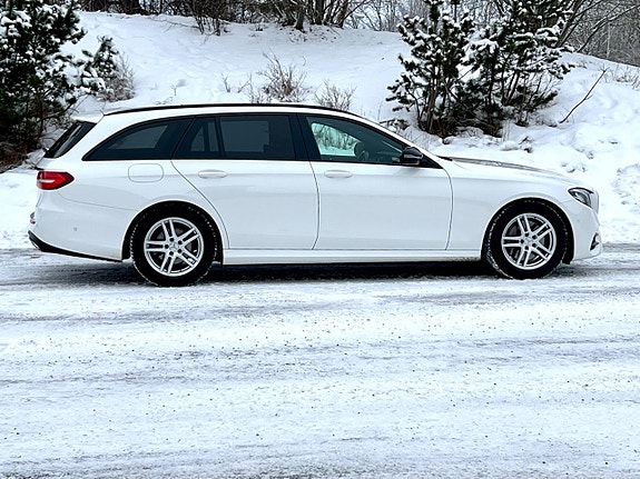 Mercedes-Benz E200 8 of 25