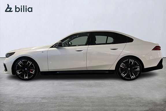 BMW i5 3 of 5