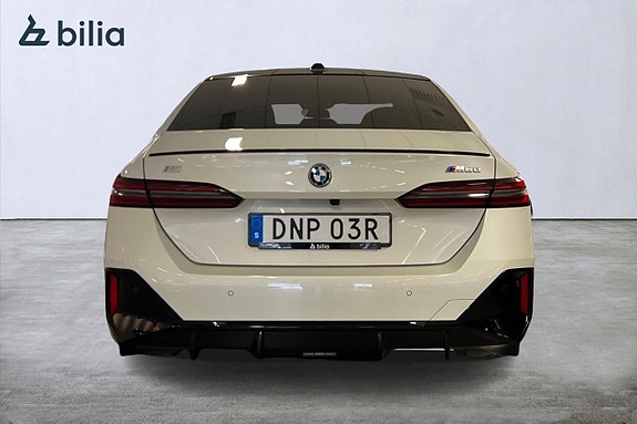 BMW i5 4 of 5