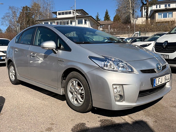 Toyota Prius 8 of 8