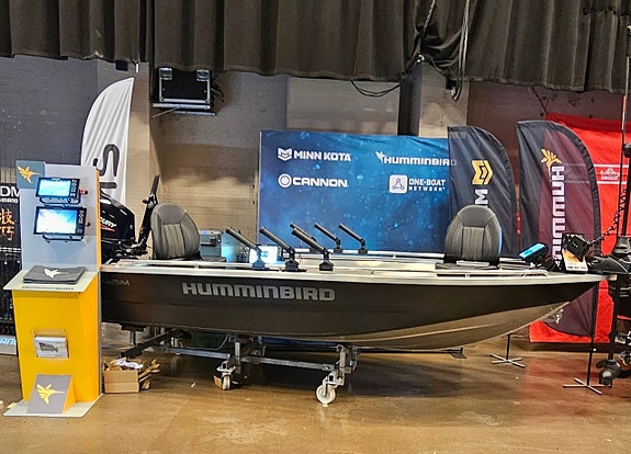 Ums 425m aluminiumbåt (visas på sportfiskemässan)