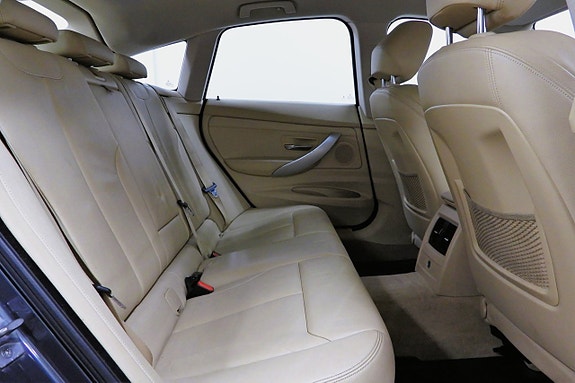 BMW 320 21 of 26