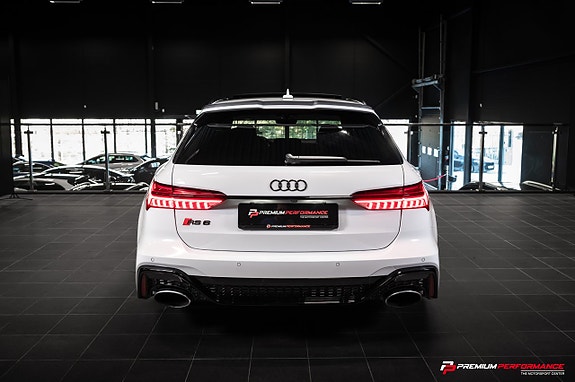 Audi RS6 3 of 5