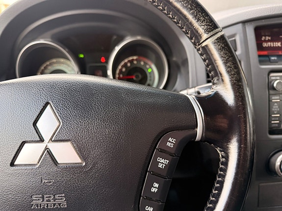 Mitsubishi Pajero 23 of 23