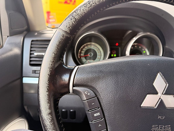 Mitsubishi Pajero 22 of 23