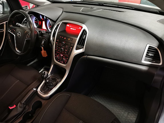 Opel Astra 9 of 18