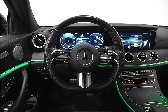 Mercedes-Benz E220 2 of 5