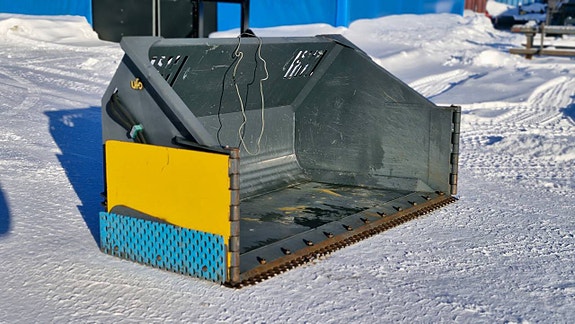 UFO Klaffskopa 2.5 kubik fjädrande klaff