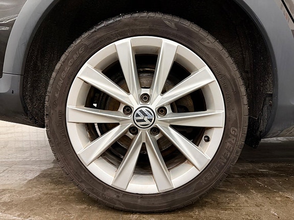 Volkswagen Passat Alltrack 4 of 5