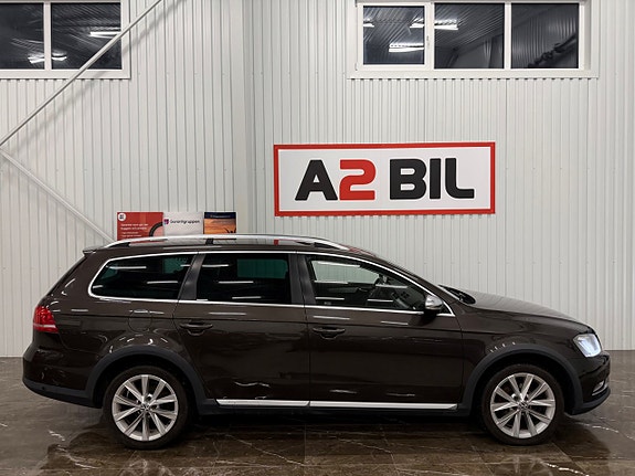 Volkswagen Passat Alltrack 3 of 5