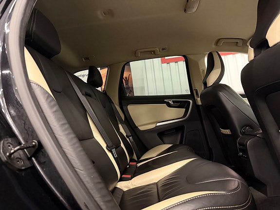 Volvo XC60 12 of 22