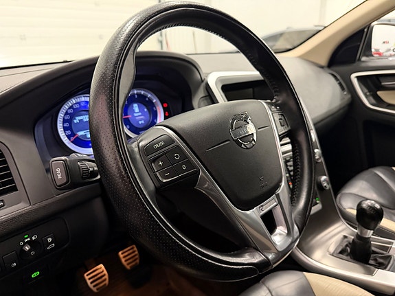 Volvo XC60 17 of 22