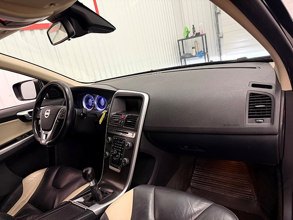 Volvo XC60 9 of 22