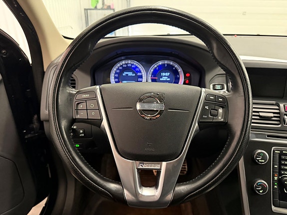 Volvo XC60 18 of 22