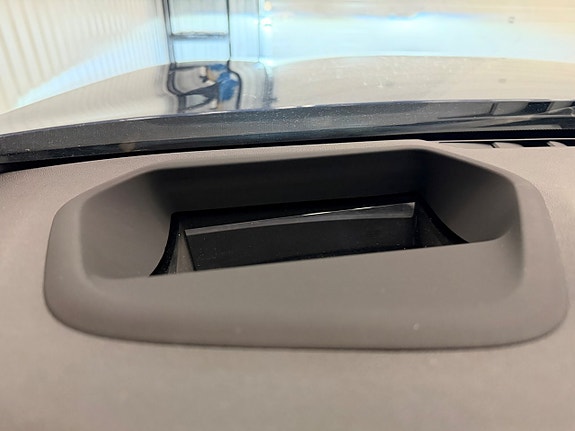 BMW 530e 27 of 27