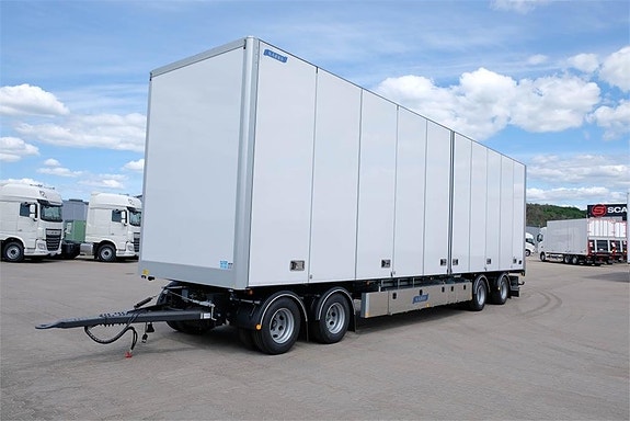 Närko Ny Närko 4 axlad skåpvagn med bommar