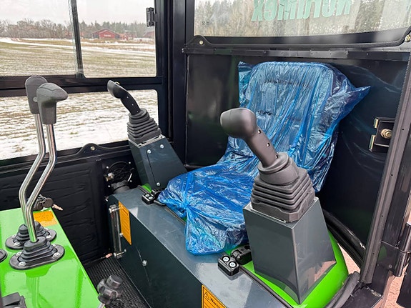 NordMex LX10 Minigrävare 1000kg | Fullutrustad | CE & Euro 5 10 of 12