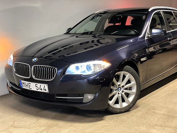 BMW 525d 3 of 5