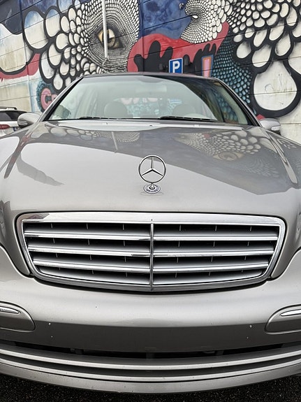 Mercedes-Benz C320 8 of 29