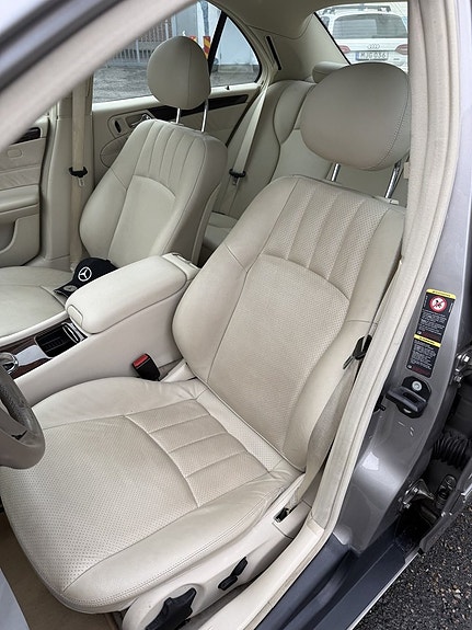 Mercedes-Benz C320 14 of 29