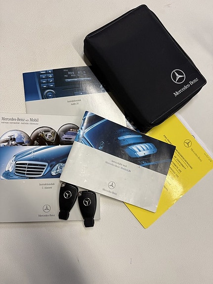 Mercedes-Benz C320 28 of 29