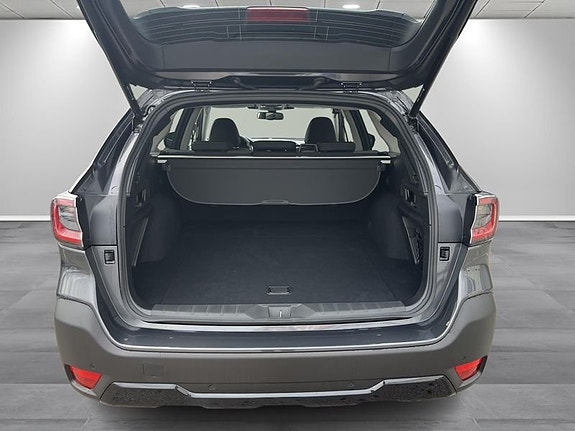 Subaru Outback 4 of 9