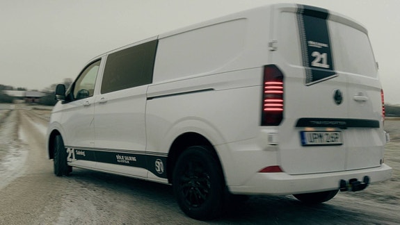 Volkswagen Transporter 2 of 5