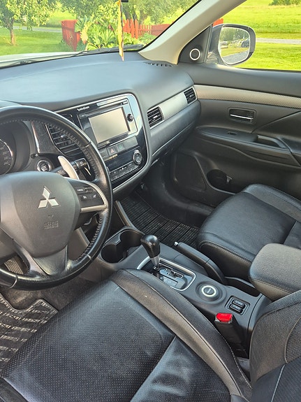 Mitsubishi Outlander 4 of 5