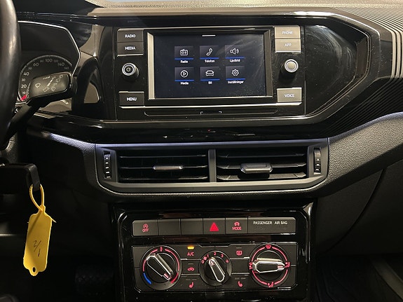 Volkswagen T-Cross 11 of 18