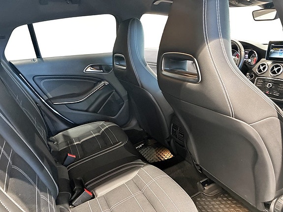 Mercedes-Benz CLA220 d 14 of 18